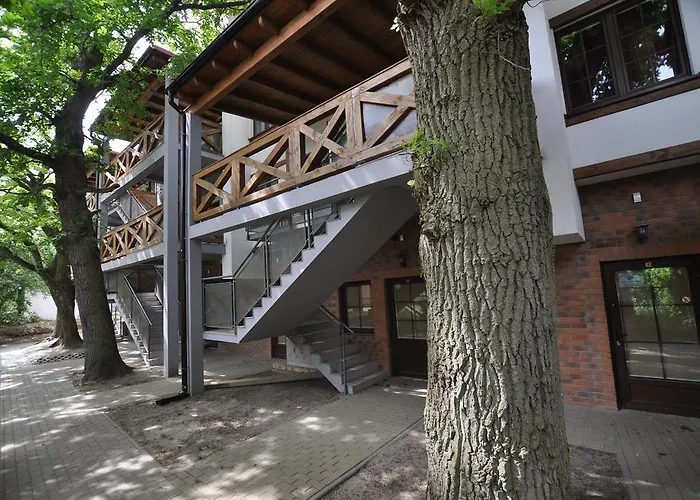 Daire Pod Debami Rowy (Pomerania)